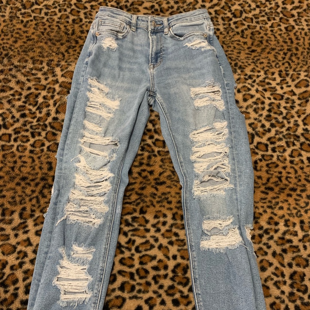 American Eagle ripped stretchy jeans